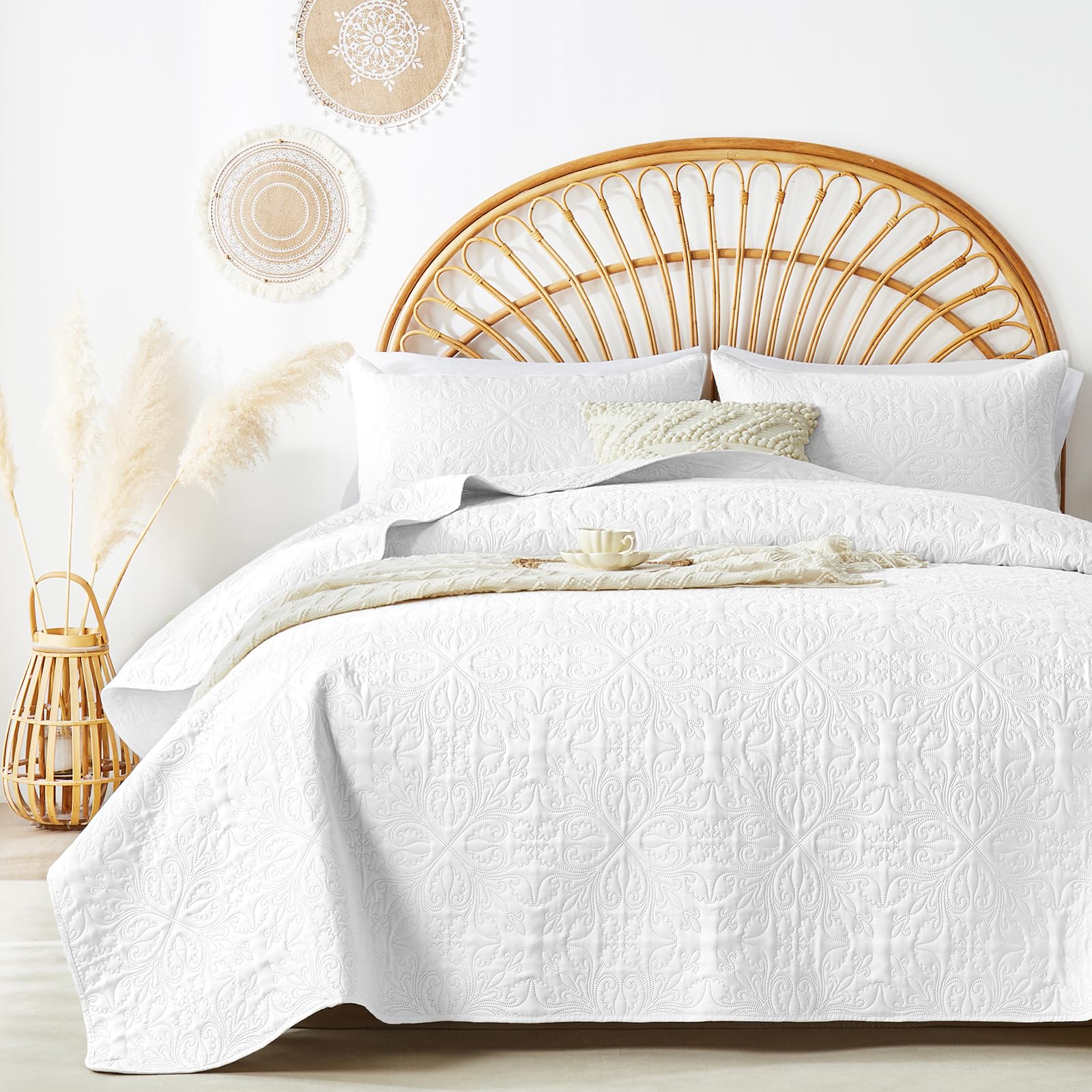 Akkialla Full Queen Quilt Bedding Set For All Seasons,Lightweight White Bedspreads Queen Size,Modern Style Microfiber Soft Flora